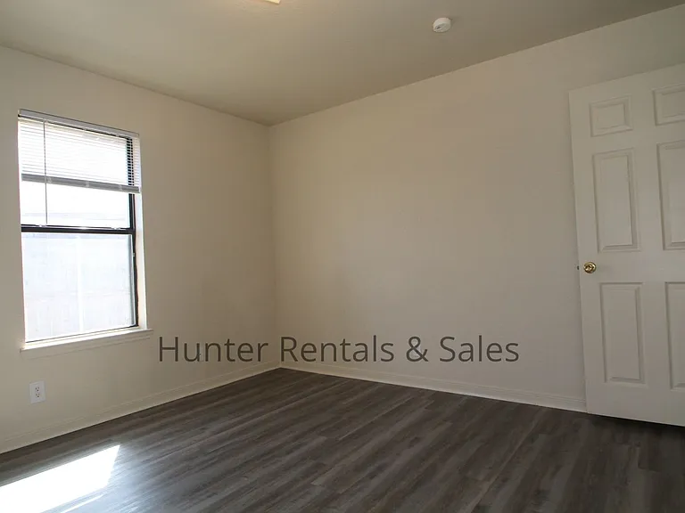 5203B Daybreak Dr — Photo 16
