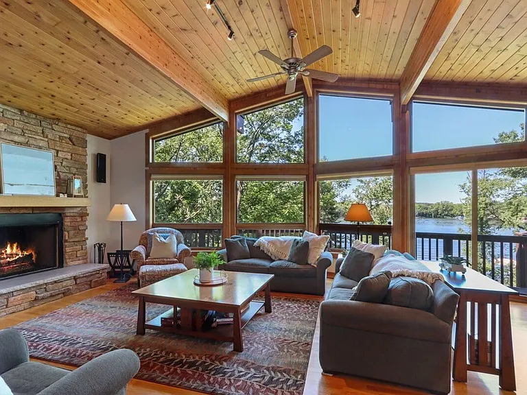 N7487 E Lakeshore Dr — Photo 4