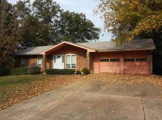 65 Forest Hills Dr, Eureka, MO 63025