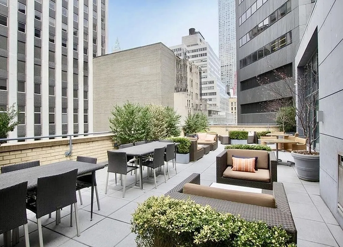 90 William Street #5D in Financial District, Manhattan