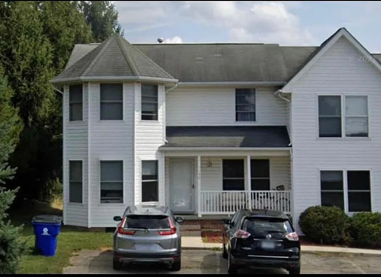 150 Warren St — Photo 1