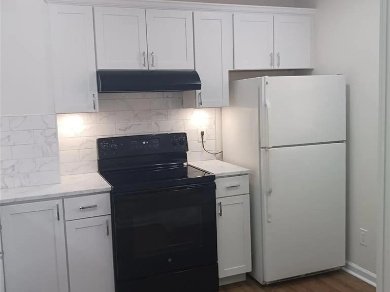 2 bed, 2.0 bath, 925 sqft, $1,990 — Photo 4