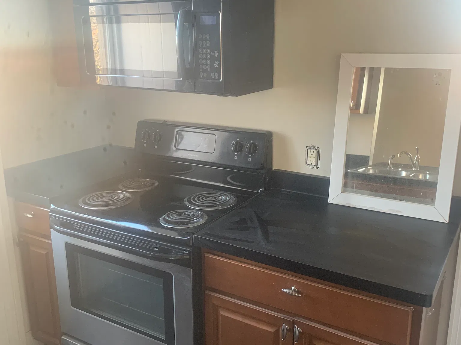 199 Plymouth Ave S — Photo 3
