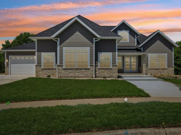 1468 Serenity Ct, Sun Prairie, WI 53590