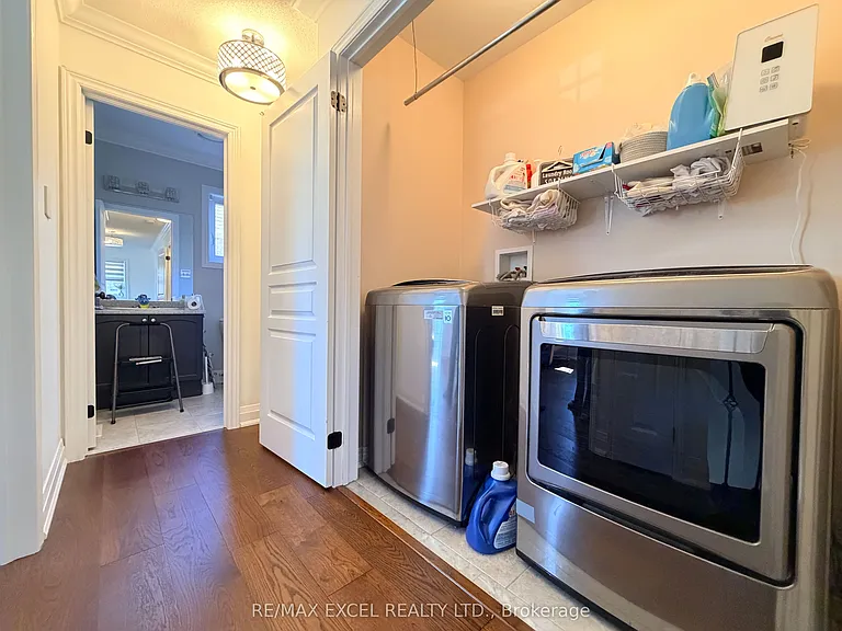 130 Laurendale Ave — Photo 14