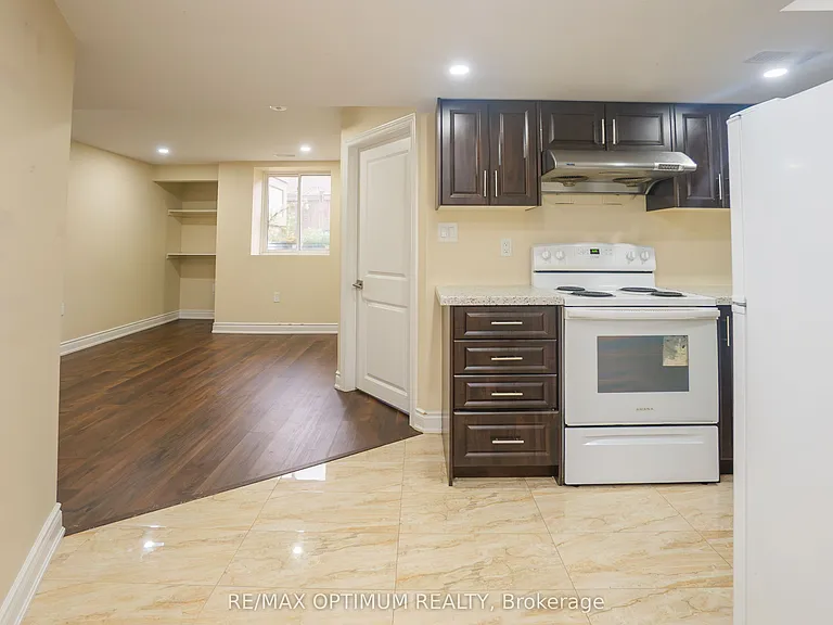 9 Fenchurch Dr #BASEMENT — Photo 5