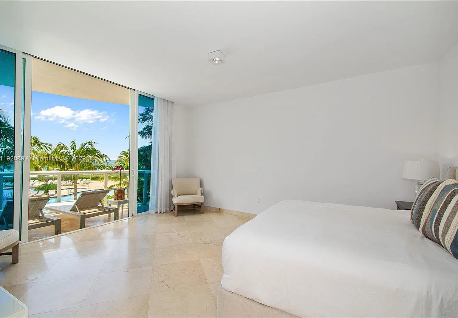 S Pointe Dr, Miami Beach — Photo 3