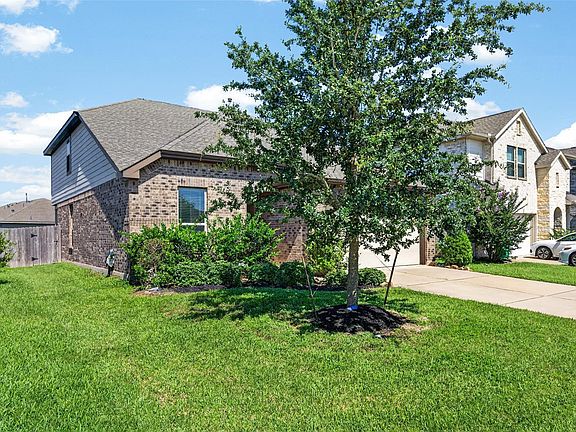 3rd image of 3731 Butterfly Breeze Ln