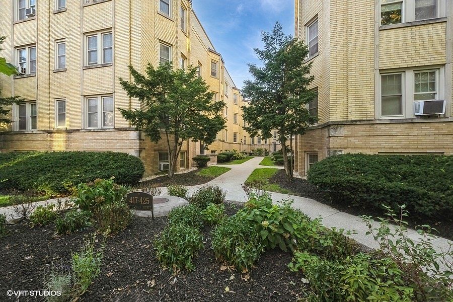 1st image of 423 Wisconsin Ave APT 1E