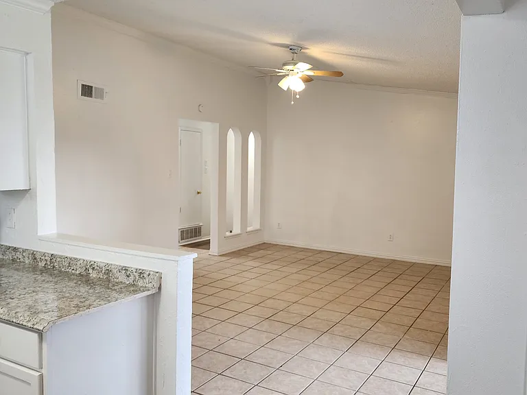 606 White Dr — Photo 5