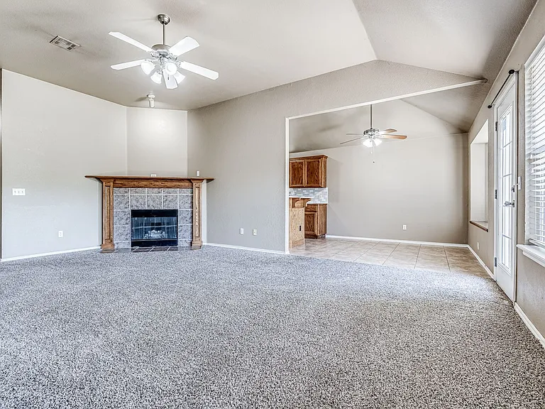 1104 Westridge Dr — Photo 3