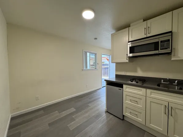9838 Bancroft Ave #2, Oakland, CA 94603