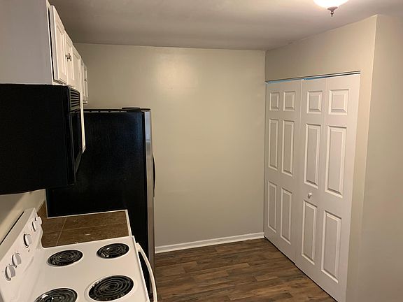 5th image of 2041 B Ave