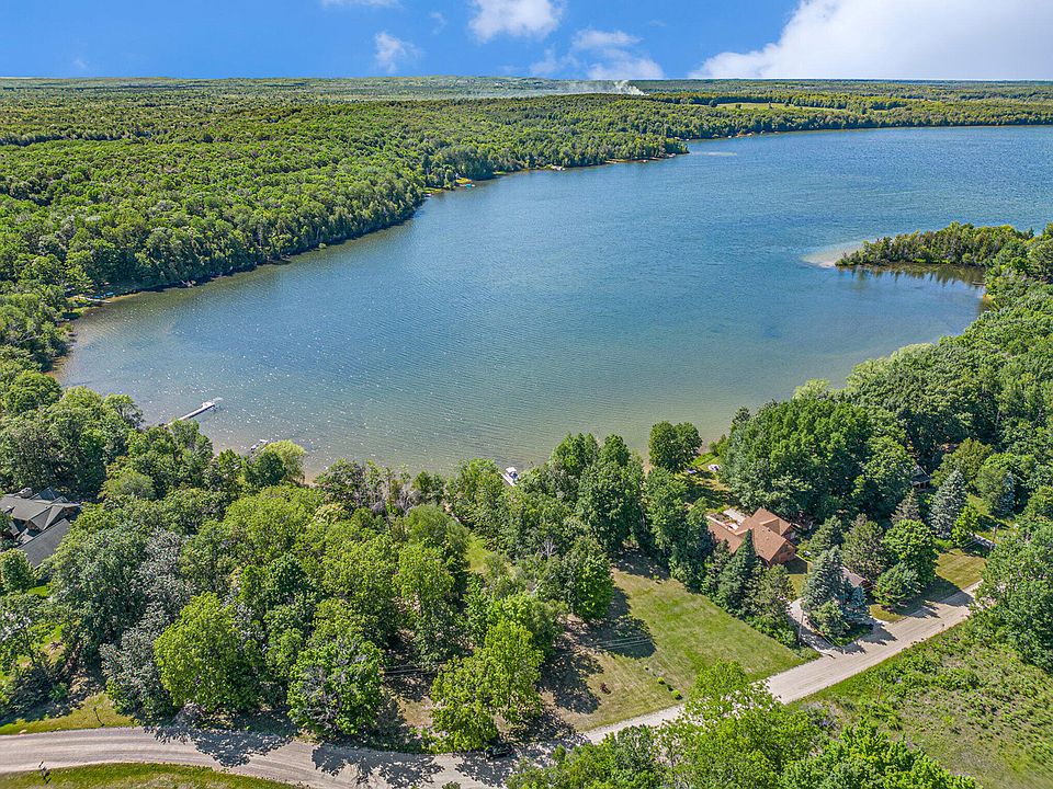 1st image of 9762/9763 E Munro Lake Dr