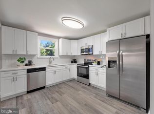 325 Beach Ave, Pasadena, MD 21122