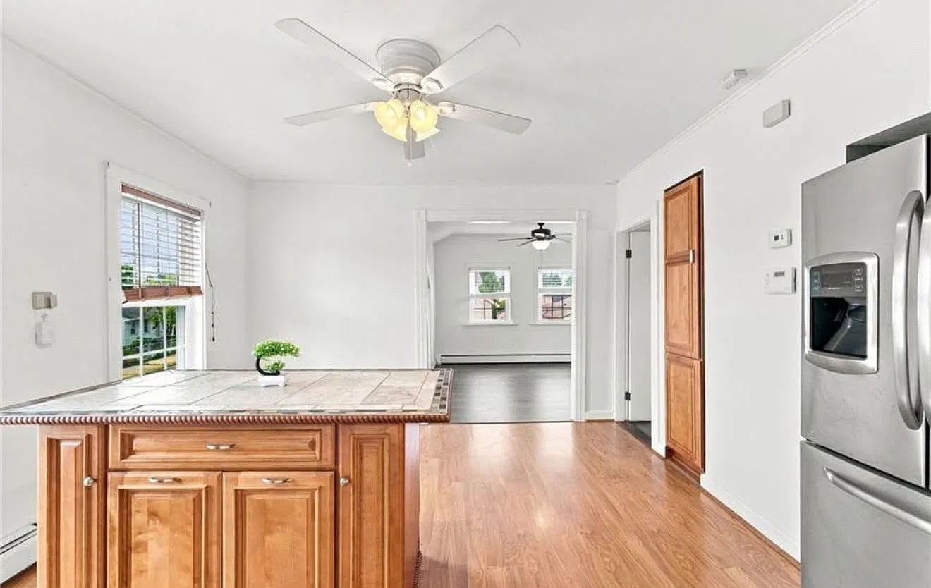 2 bed, 784 sqft, $2,100 — Photo 3