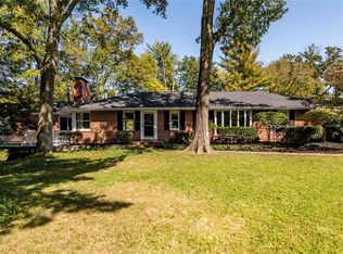 9 Danfield Rd, Saint Louis, MO 63124