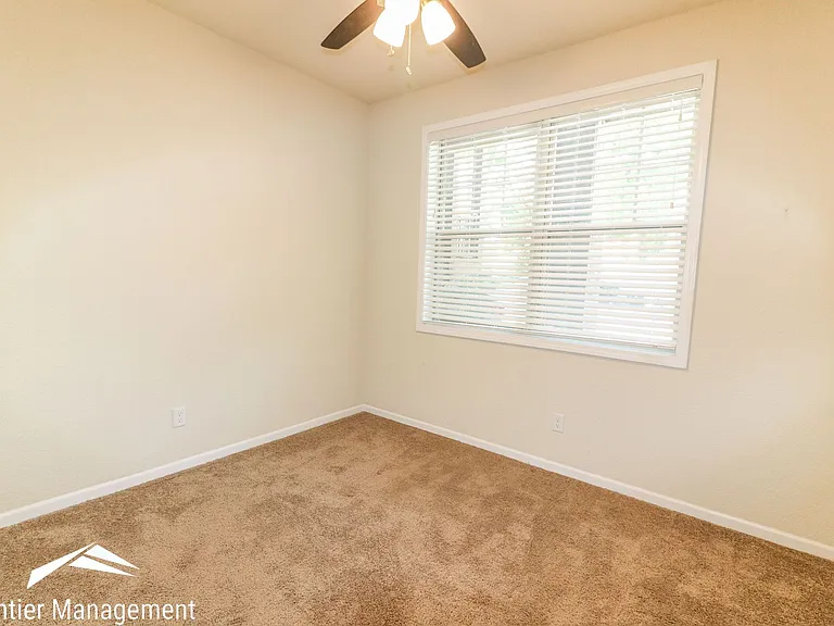 1024 Fremont — Photo 8