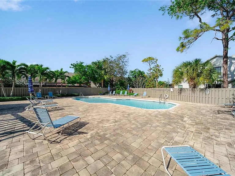 820 Meadowland Dr #D — Photo 4