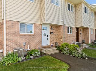 4006 Eady Ct, Ottawa, ON K1J 8X6