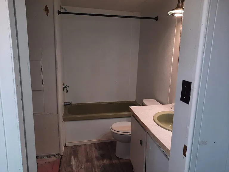 201 Hobson Ave #6 — Photo 3