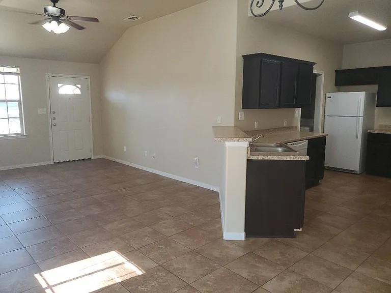 1207 Cavalry Ln #B — Photo 2