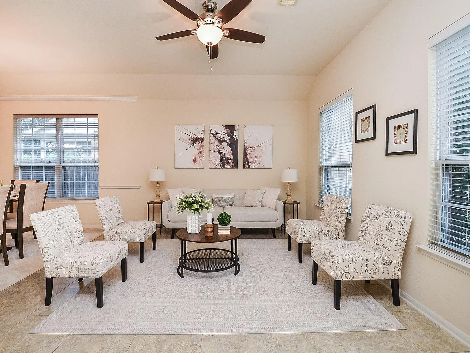 5 bed, 4.0 bath, 3924 sqft, $3,800 — Photo 3