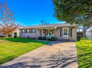 309 Dallas Dr, Euless, TX 76039