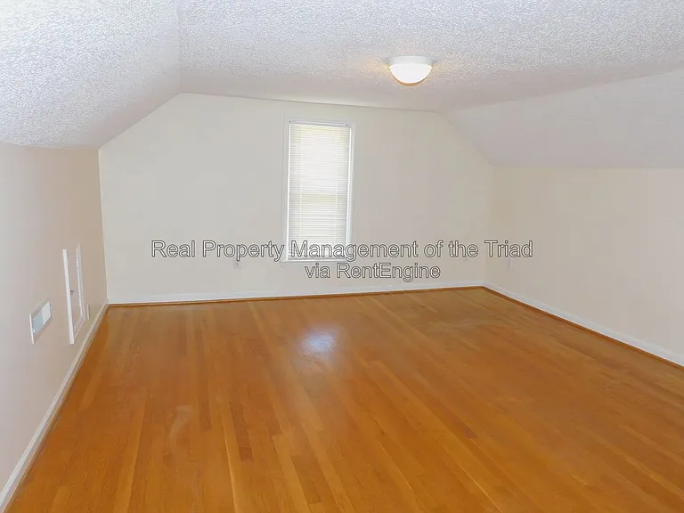 3076 Main St — Photo 16