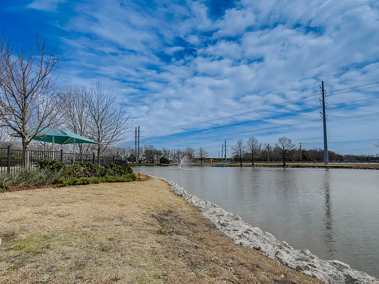 707 Gatecrest Dr — Photo 32
