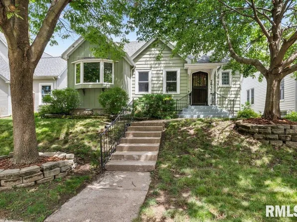 2937 Davenport Ave, Davenport, IA 52803