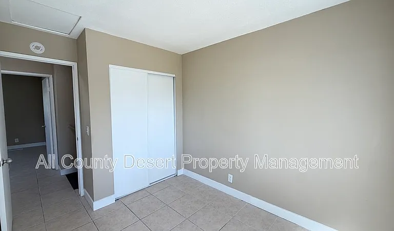 69180 Victoria Dr #8 — Photo 17