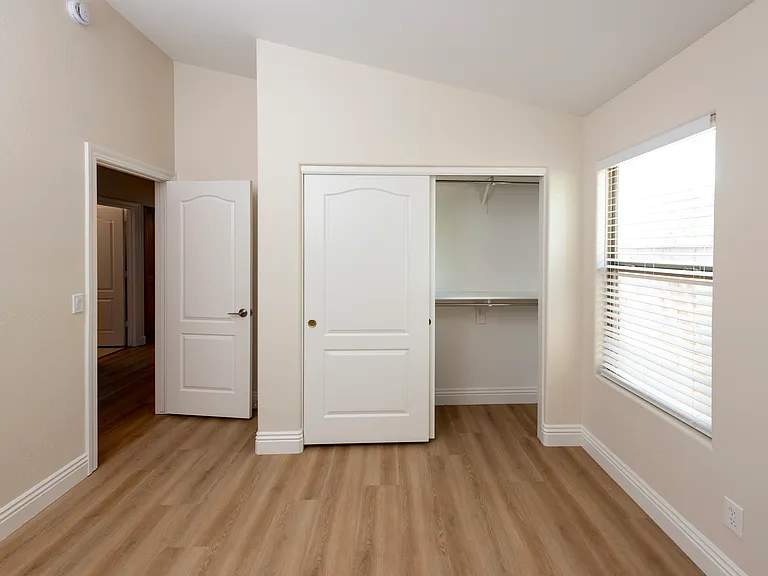 17658 W Eugene Ter — Photo 40