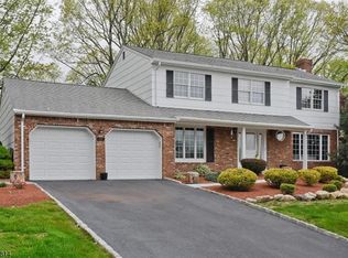 21 Robin St, Rockaway, NJ 07866