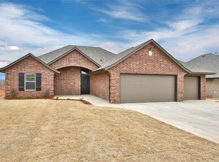 11101 SW 8th St, Yukon, OK 73099