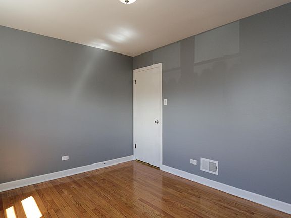 4th image of 8157 S Central Park Ave