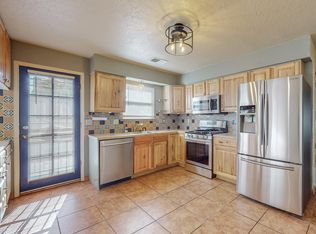 1827 Los Luceros Rd NW, Albuquerque, NM 87104