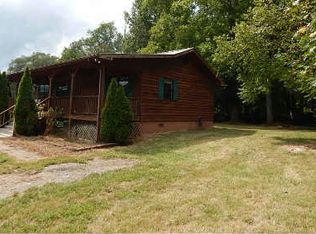375 Mountain Meadows Dr, Hayesville, NC 28904