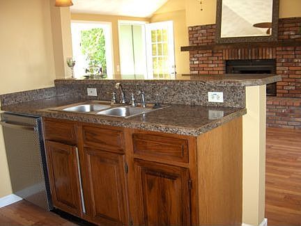 Open bar in kitchen to the family room.