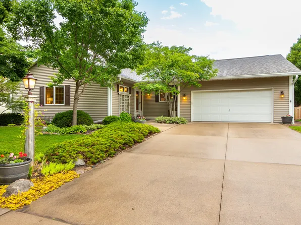 1526 Reagan Dr, Ames, IA 50010