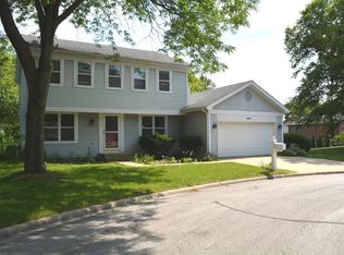 2687 Bloomfield Dr, Lisle, IL 60532