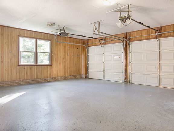 5th image of 3016 Southampton Cir