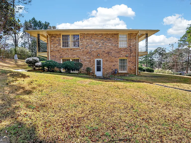 2064 Adriatic Dr — Photo 23