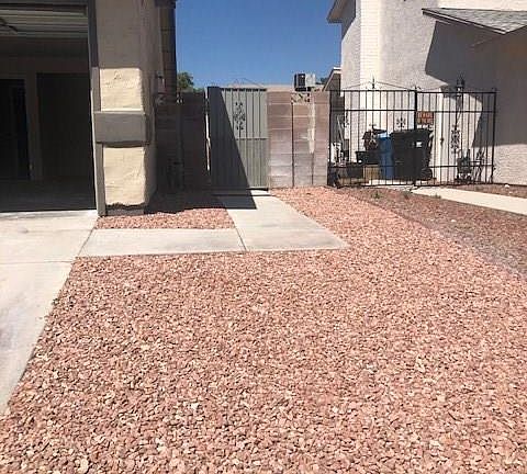 5th image of 1008 Rock Springs Dr