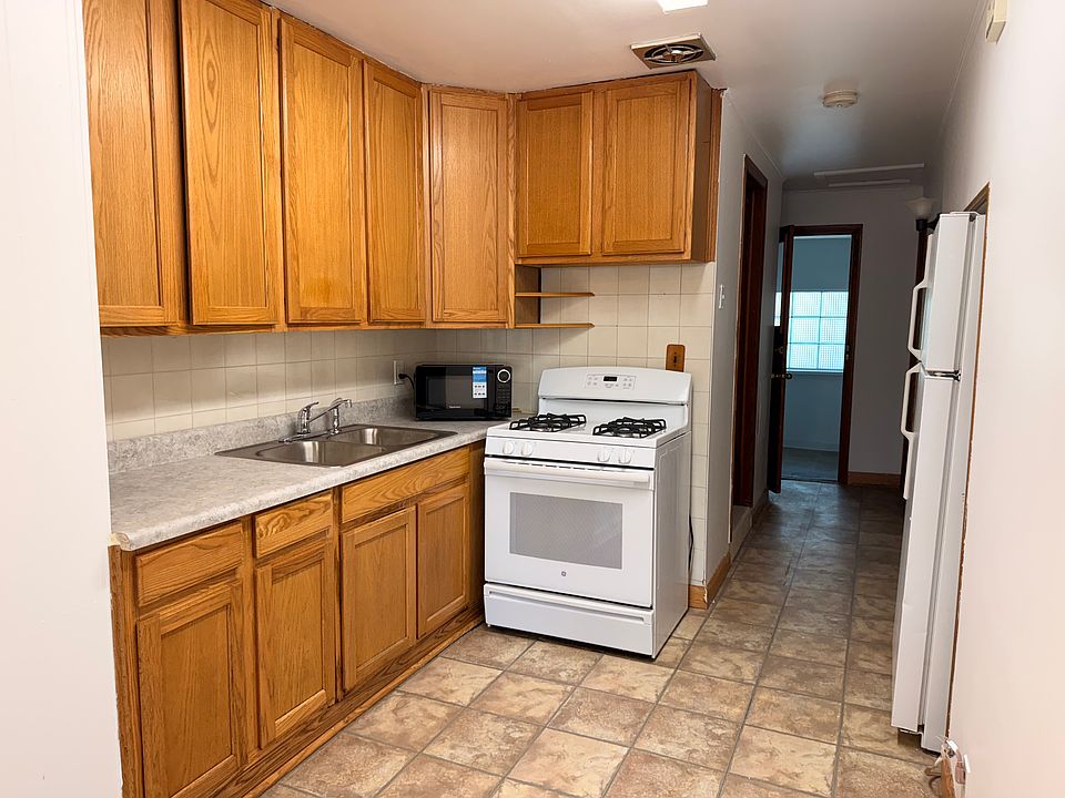 1st image of 3109 Ridgeland Ave #1