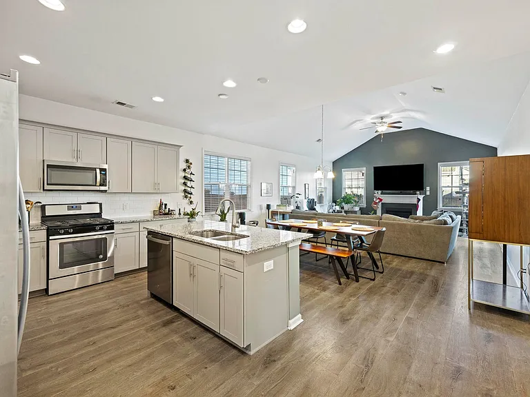 622A Pendleton Dr — Photo 8