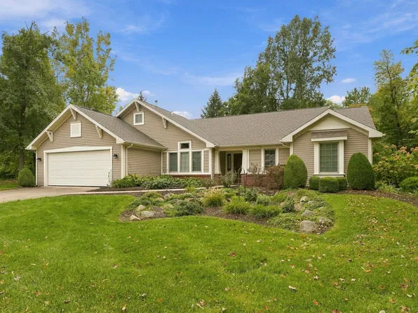 9415 Craigs Cv, Fort Wayne, IN 46804