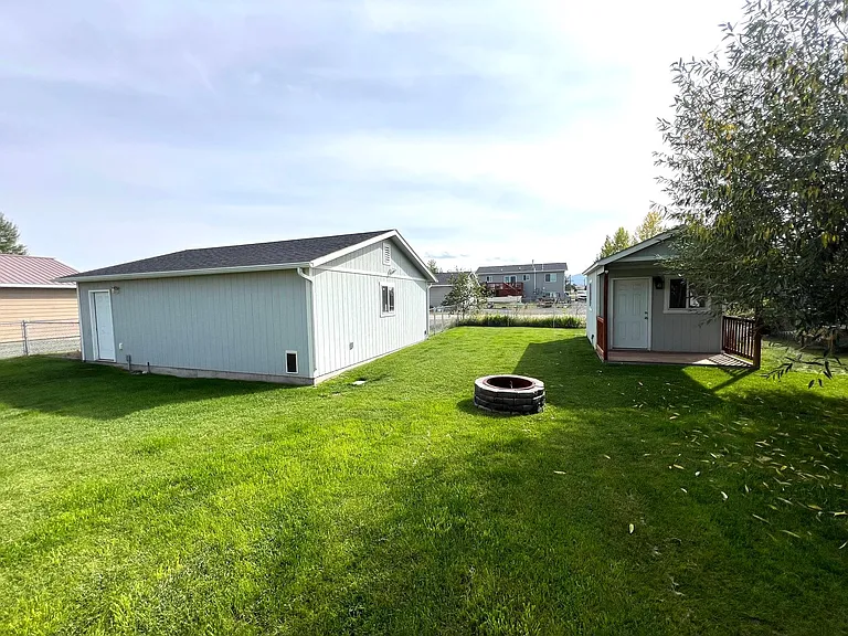 803 E Groschell St — Photo 6