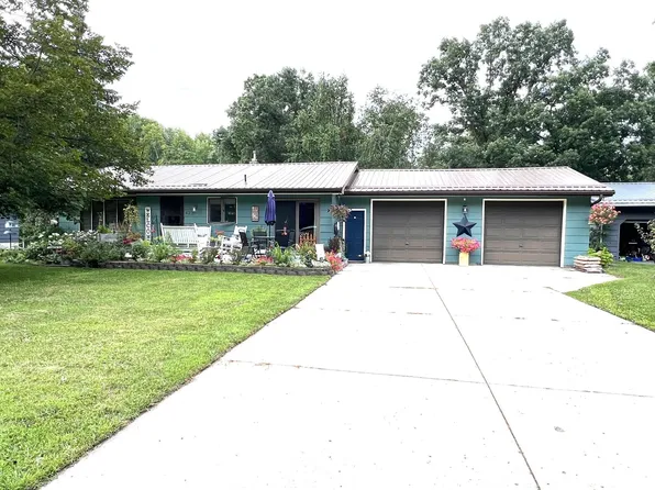 423 2nd Ave SW, Clearbrook, MN 56634