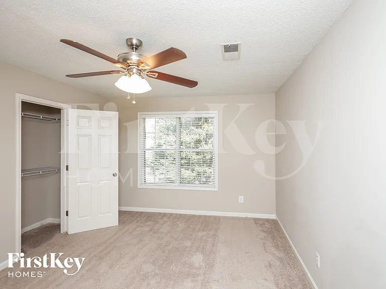 2701 Chadwick Ln NW — Photo 5